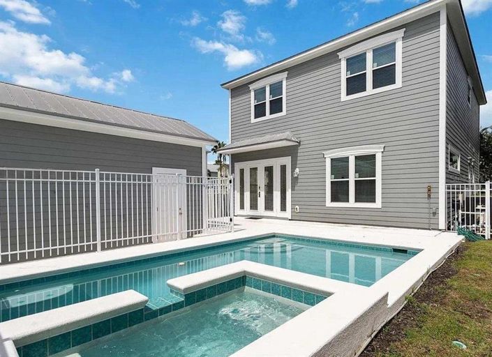 Image No.2-4 Bed House for sale