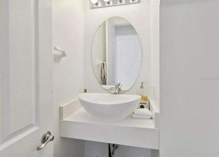 Image No.20-4 Bed House for sale