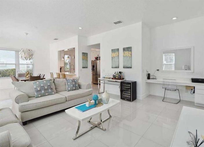 Image No.3-4 Bed House for sale