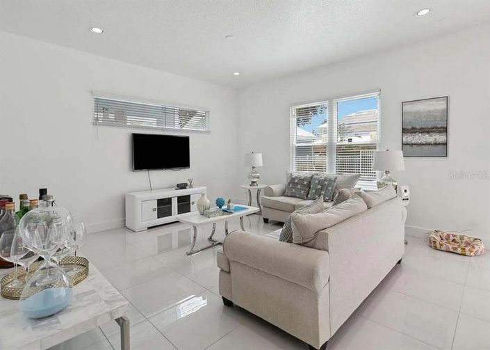 Image No.6-4 Bed House for sale