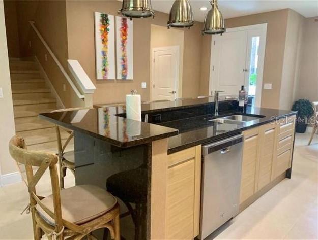 Image No.7-4 Bed Townhouse for sale