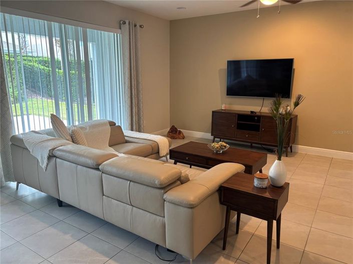 Image No.10-6 Bed House for sale