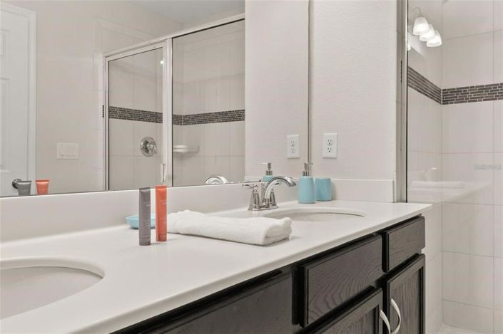 Image No.20-3 Bed Townhouse for sale