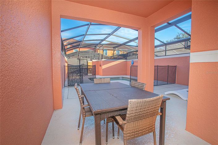 Image No.28-4 Bed Townhouse for sale