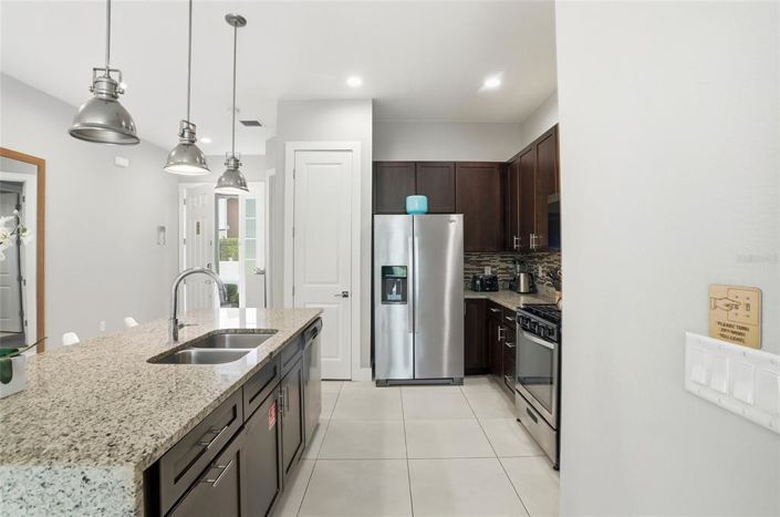 Image No.13-4 Bed Townhouse for sale