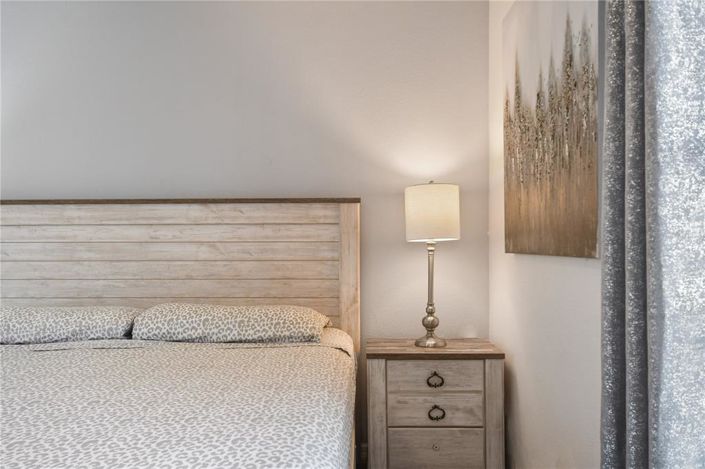 Image No.17-8 Bed House for sale