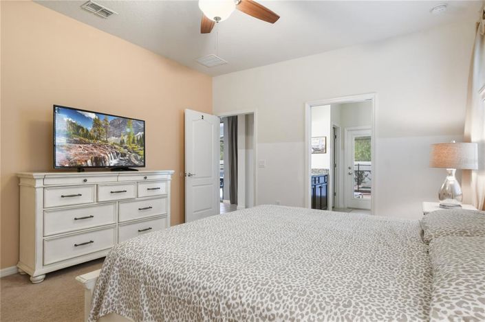 Image No.32-8 Bed House for sale