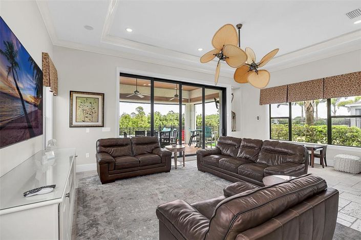 Image No.10-5 Bed House for sale