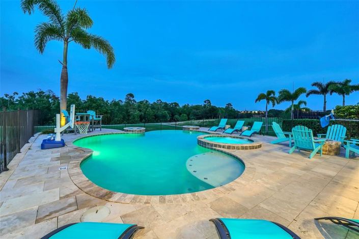 Image No.40-5 Bed House for sale