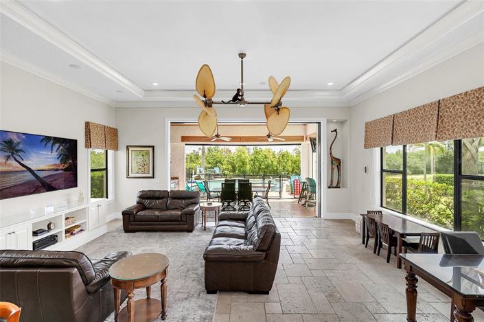 Image No.6-5 Bed House for sale