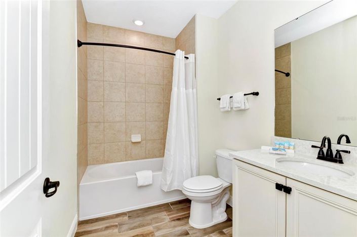 Image No.30-3 Bed Townhouse for sale