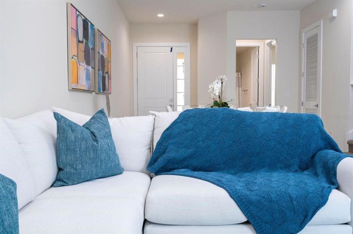 Image No.17-5 Bed Townhouse for sale