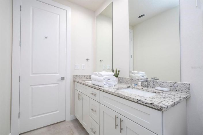 Image No.33-5 Bed Townhouse for sale