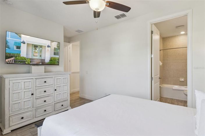 Image No.18-3 Bed Townhouse for sale