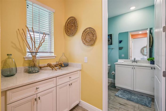 Image No.19-2 Bed Townhouse for sale