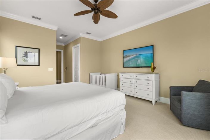 Image No.35-6 Bed House for sale