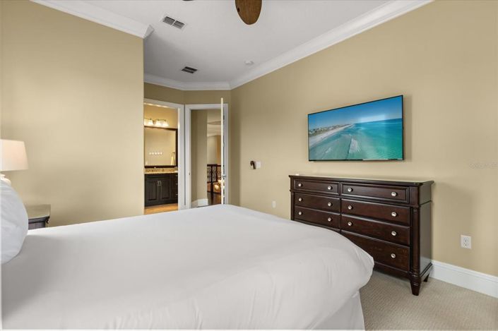 Image No.39-6 Bed House for sale