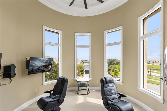 Image No.9-6 Bed House for sale