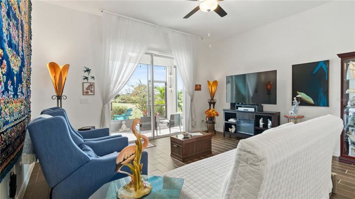 Image No.21-2 Bed Villa for sale