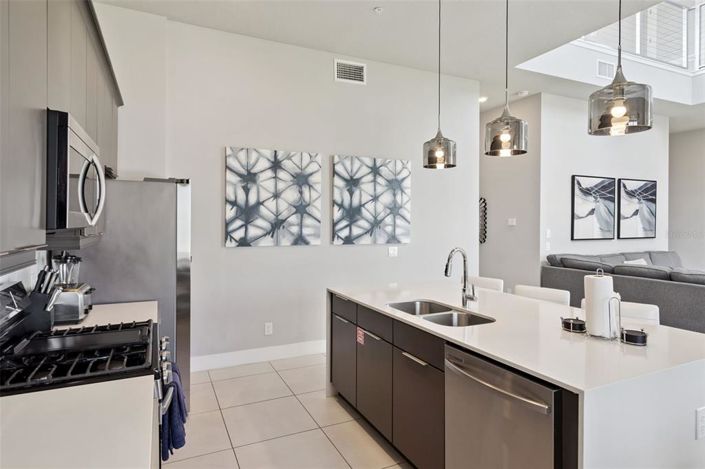 Image No.10-5 Bed Apartment for sale