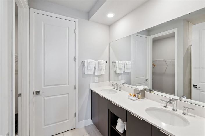 Image No.18-5 Bed Apartment for sale