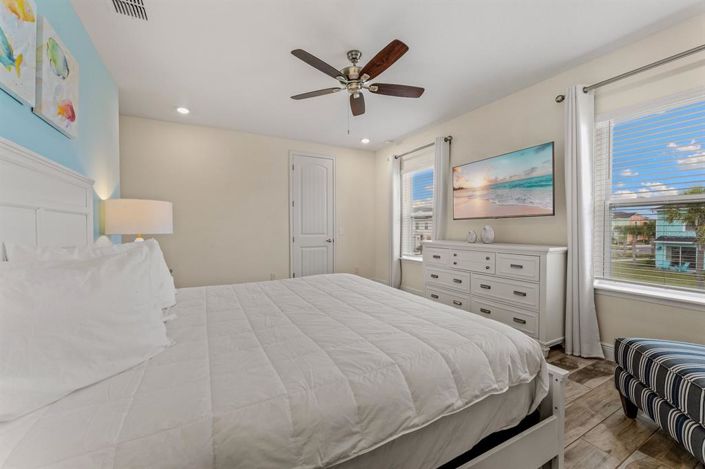 Image No.26-4 Bed Townhouse for sale