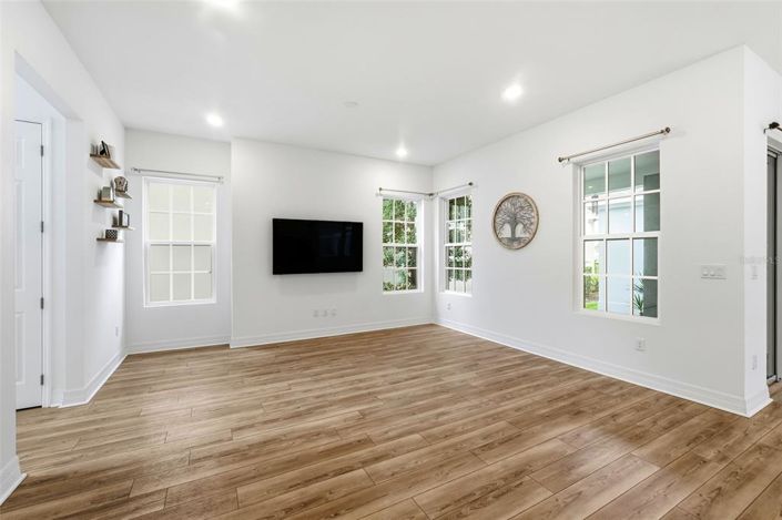 Image No.15-4 Bed House for sale