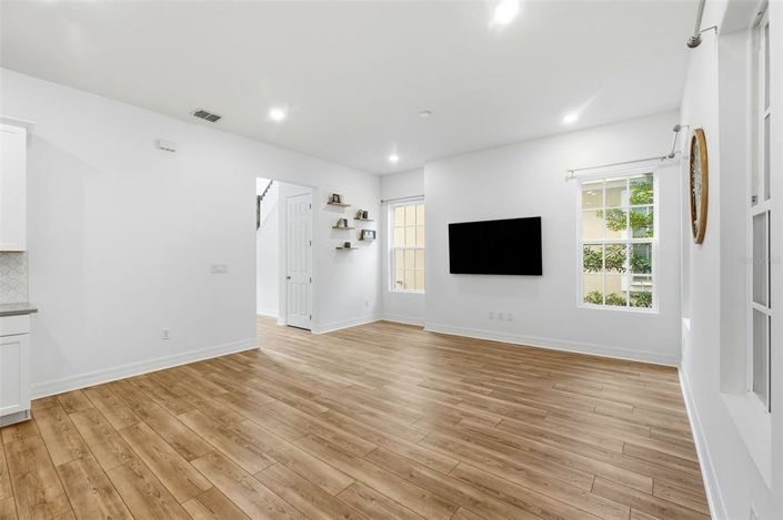 Image No.16-4 Bed House for sale