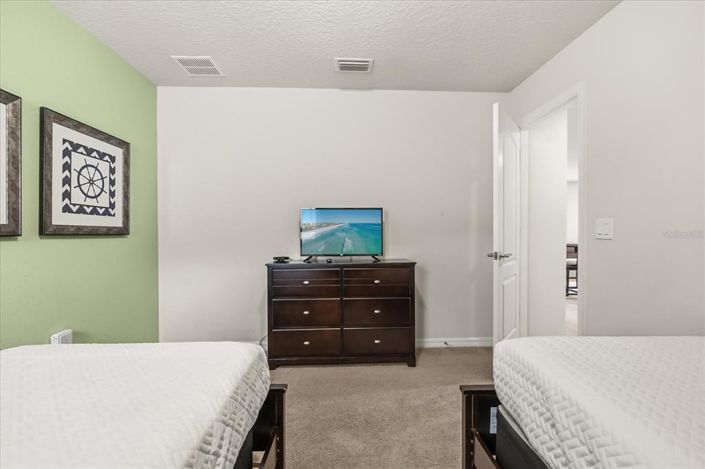 Image No.19-6 Bed Property for sale