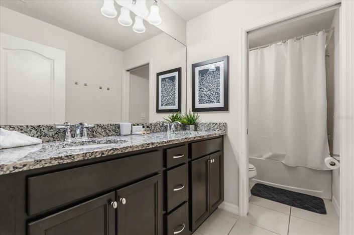 Image No.22-6 Bed Property for sale