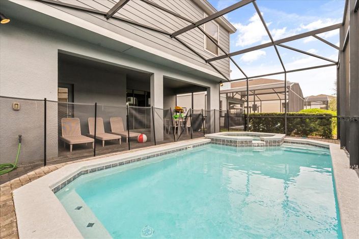 Image No.34-6 Bed Property for sale