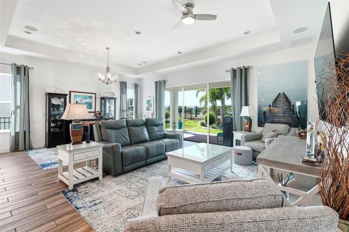 Image No.11-3 Bed House for sale