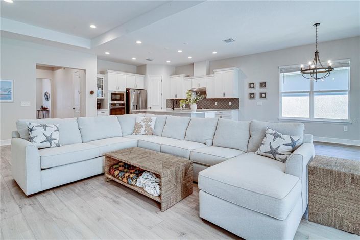 Image No.11-3 Bed House for sale