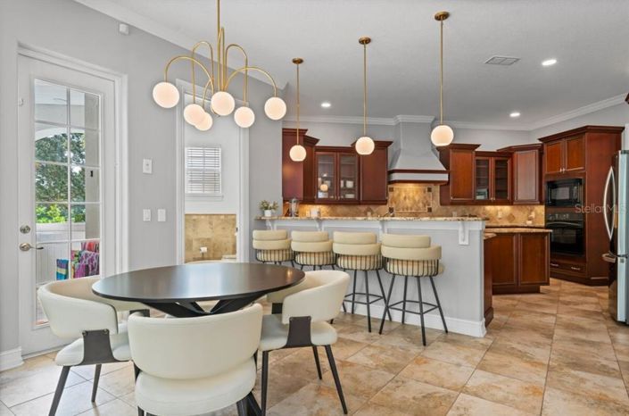 Image No.25-5 Bed House for sale