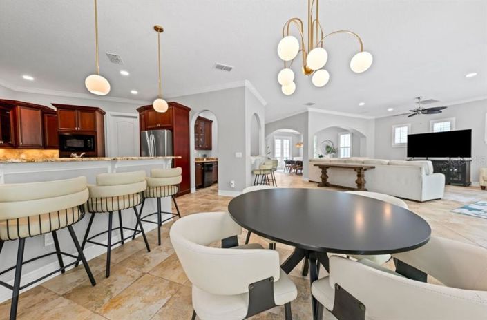 Image No.26-5 Bed House for sale