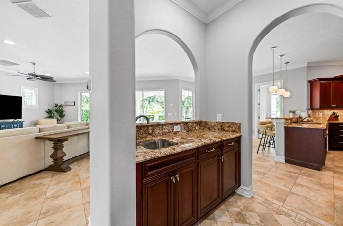 Image No.28-5 Bed House for sale