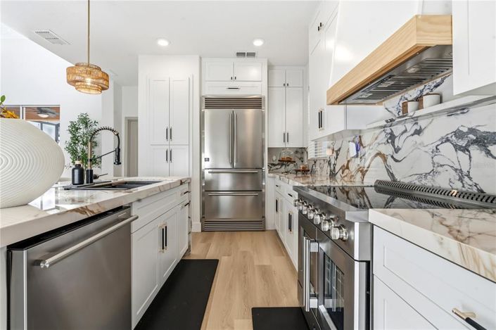 Image No.13-5 Bed House for sale