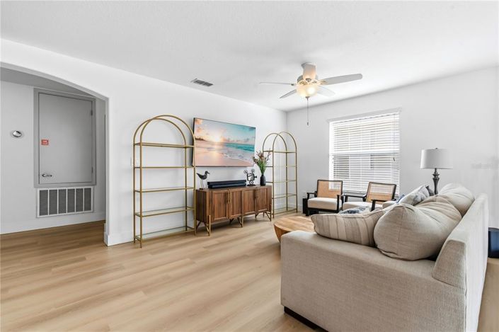 Image No.21-5 Bed House for sale