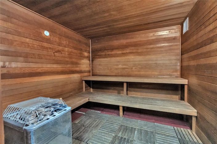 Image No.56-5 Bed House for sale