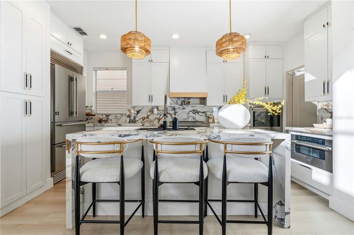 Image No.9-5 Bed House for sale