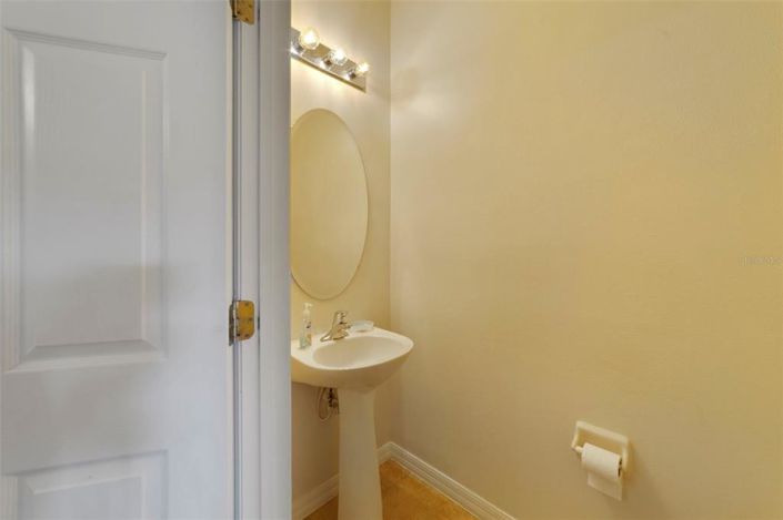 Image No.18-3 Bed Townhouse for sale