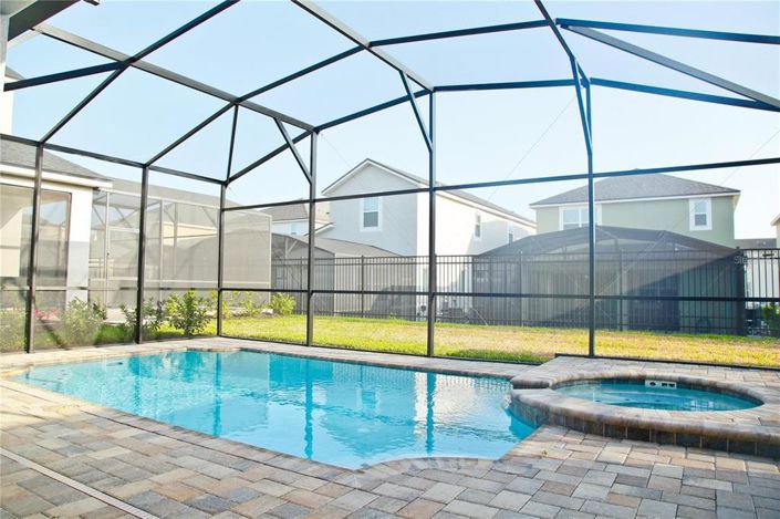 Image No.10-4 Bed House for sale