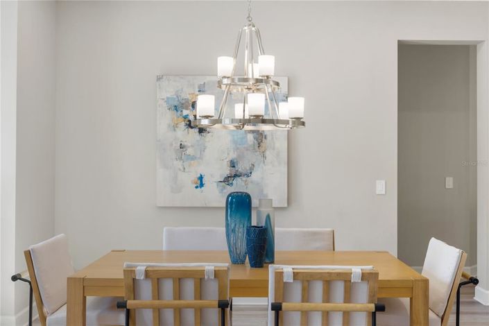 Image No.17-6 Bed House for sale