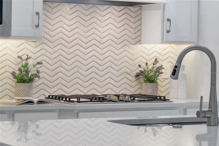 Image No.23-6 Bed House for sale