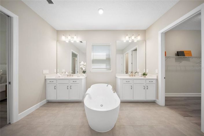 Image No.39-6 Bed House for sale