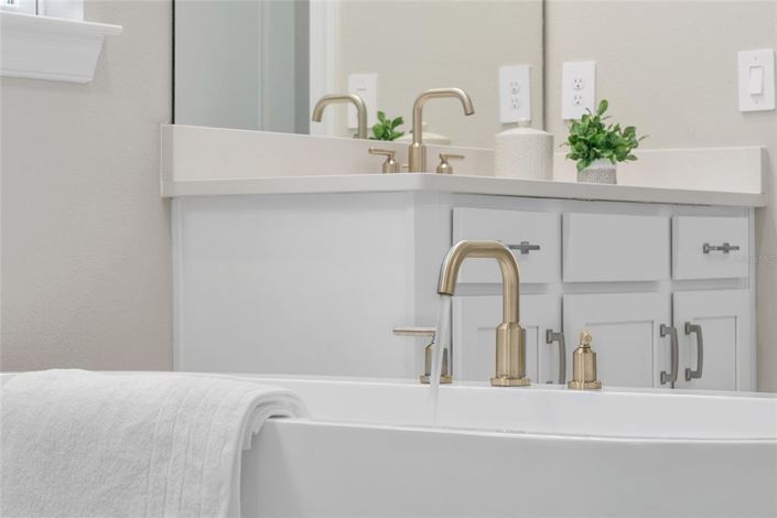 Image No.41-6 Bed House for sale