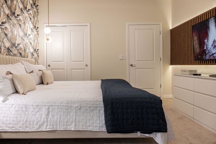 Image No.24-7 Bed House for sale