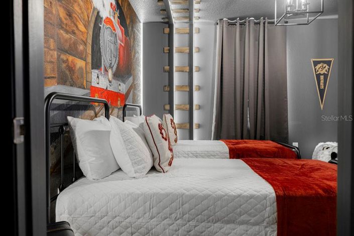 Image No.44-7 Bed House for sale