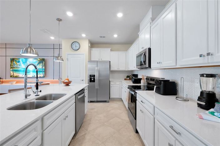 Image No.12-5 Bed Townhouse for sale