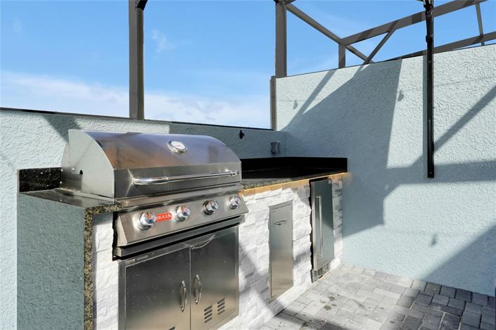 Image No.21-5 Bed Townhouse for sale